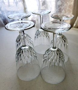 5 Vintage Luminarc Wine Glasses 6 oz. Diamond Cut Beveled Stem Clear - 5 Glasses - Picture 1 of 18