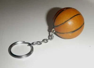 PORTACHIAVI PALLONE DA BASKET IN GOMMA DURA - diam 35mm - Picture 1 of 1