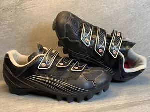 PEARL IZUMI SELECT MTB 5770 SCHWARZ FAHRRAD FAHRRAD SCHUHE DAMEN GRÖSSE 43 US 10,5 - Bild 1 von 12