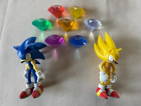 JAZWARES SEGA SONIC THE HEDGEHOG Sonic, Super Sonic & Chaos Emeralds 3in FIGURES Cover