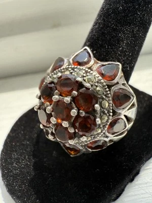 Праздничная распродажа! Коктейльное кольцо с блестящим гранатом принцессы гарем - немаркированная серебряная лента - Изображение 1 из 4