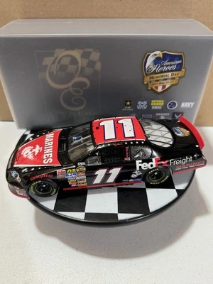 Denny Hamlin #11 FedEx American Heroes PROPIETARIOS ELITE 2007 1/24 Diecast Foto 1 de 4