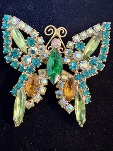 Vintage JULIANA GREEN TOPAZ AND CLEAR RHINESTONE FIGURAL BUTTERFLY BROOCH(J-2) - Picture 1 of 4