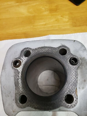 OEM Harley-Davidson Sportster Hugger 883 Cylinder Head 2002 Foto 1 de 2