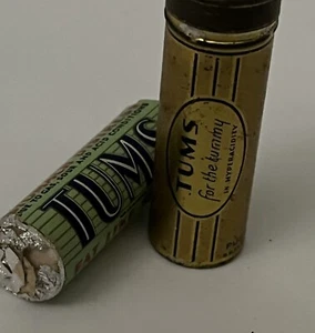 Vintage TUMS Metal Tin Carrying Case With Working Push Bottom - Picture 1 of 5