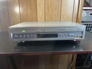 Sony SLV-D100 DVD/VCR Kombi VHS Player & Recorder ohne Fernbedienung getestet & funktionsfähig - Bild 1 von 6
