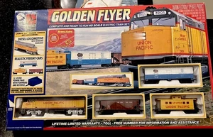 Juego de trenes realistas Golden Flyer Union Pacific escala HO #8803 (sin probar) - Imagen 1 de 11