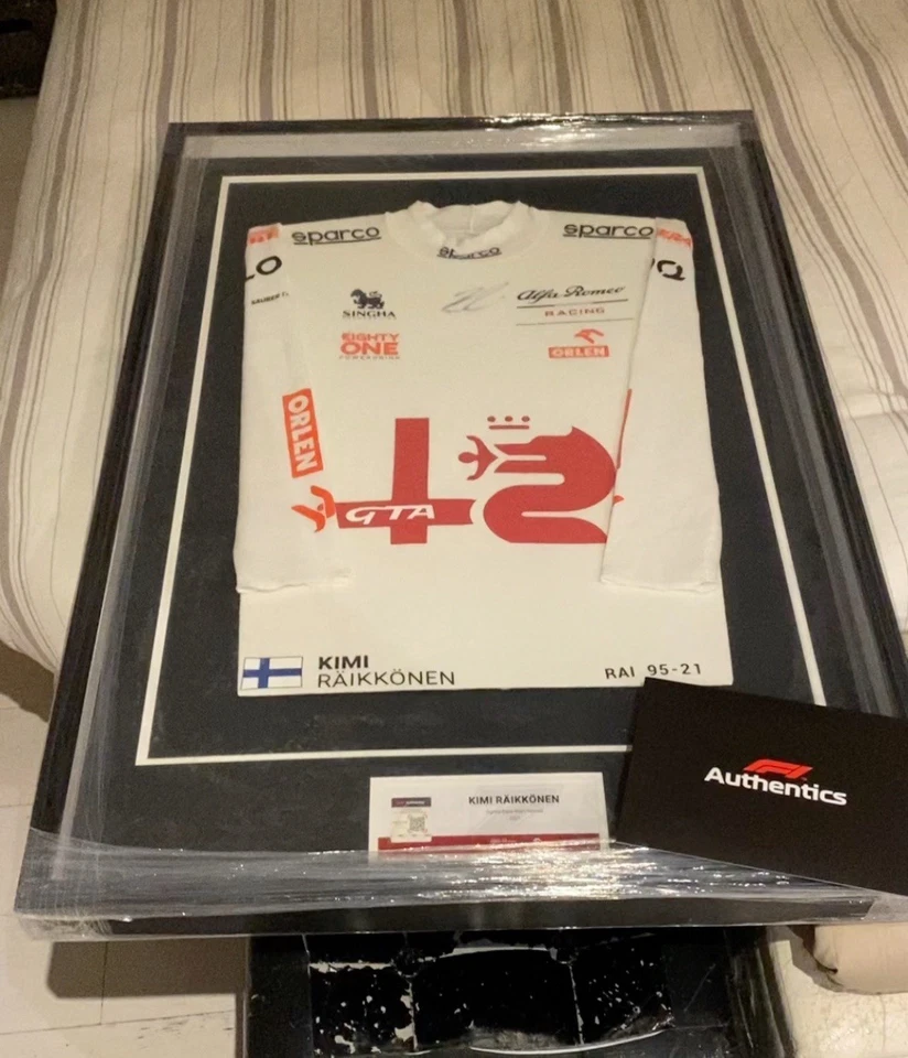Kimi Raikkonen 2021 Signed Race Used Nomex - Immagine 1 di 4