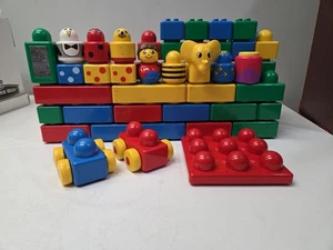 Lego Primo Baby Blöcke 8 Pfund Lot 105 Stck. selten Marienkäfer Rassel Pinguin Biene Figuren - Bild 1 von 11