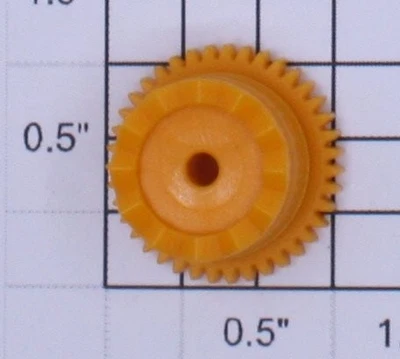Lionel 12741-315 Intermodal Crane Yellow Crown Gear - Image 1 of 3