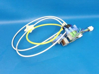 Válvula de agua para refrigerador Frigidaire Gallery GRFS2853AFD 5304530878 Foto 1 de 2