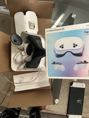 Meta Quest 3S 256GB VR Headset with Controllers - Image 1 of 4