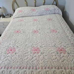 VTG Penny's White Chenille Bedspread w/Floral Rose Pastel Pink and Green 92x102" - Picture 1 of 9