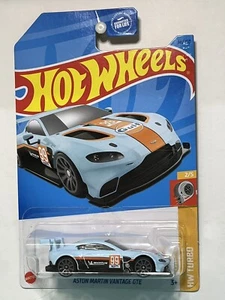 2023 Hot Wheels Aston Martin Vantage GTE HW 98/250 HW Turbo 2/5 Gulf Michelin - Foto 1 di 2
