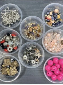 Vintage Loose Beads Lot Mixed Craft Jewelry Making Crafting 8 Assorted Cups B7 - Picture 1 of 12