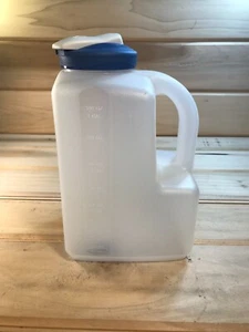 Rubbermaid Servin Saver Drink Jug 4 Quart Clear Blue Lid Snap Spout 0231 - Picture 1 of 8