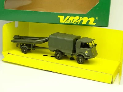 Verem Renault 4x4 Truck + Zodiac Motor Boat French Army 1/50 V9509 Solido France - Image 1 of 4