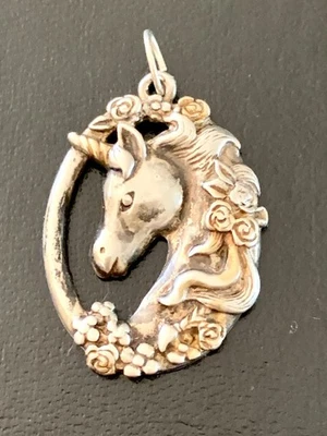 Colgante de unicornio Gorham de plata de ley 925 Foto 1 de 4