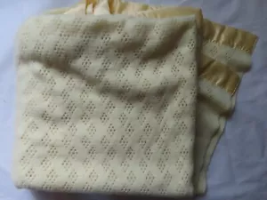 Manta cálida vintage St. Michael grande Courtelle trow amarillo - 240 x 220 cm - Imagen 1 de 3