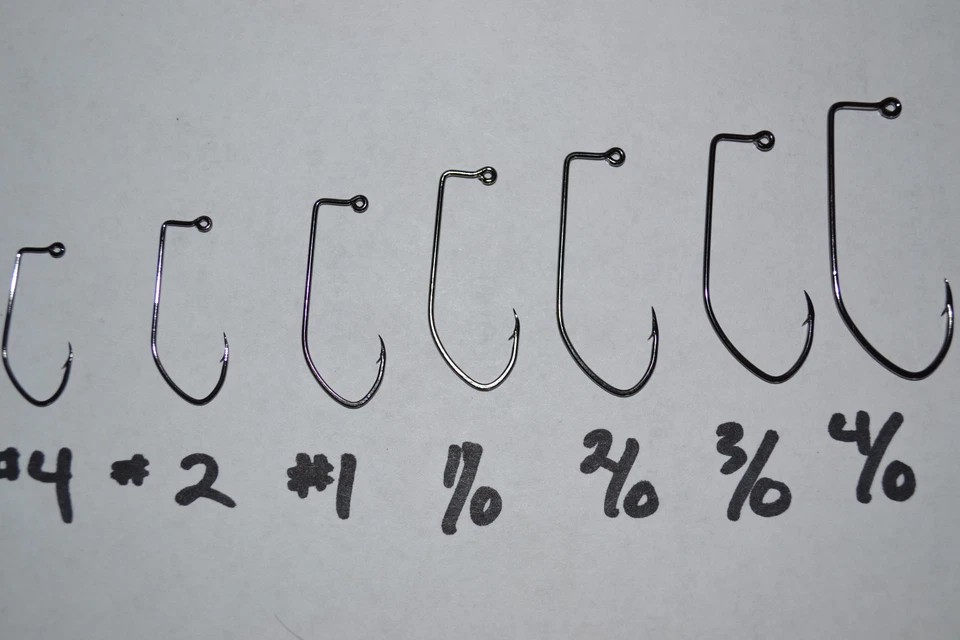 Eagle Claw Lil Nasty 500bn 90 Degree Jig  Black Sickle Hooks 100     6 THRU 4/0 - Image 1 of 1