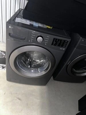 LG - 5,0 pés cúbicos Lavadora de carga frontal inteligente empilhável de alta eficiência com vapor - Imagem 1 de 2