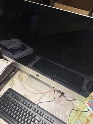 Apple iMac with 27in Retina 5K display (1TB Fusion Drive, Intel Core i5 8th Gen - Image 1 of 3