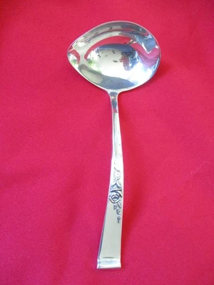 Cucharón clásico Rose de Reed and Barton de plata esterlina con salsa de 6 1/2" sin monograma Foto 1 de 3