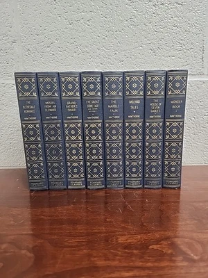 WORKS OF NATHANIEL HAWTHORNE Standard Classics 8 Volumes 1930s Foto 1 de 4