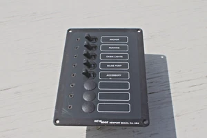 NEW MAR - ACCY-1X - SAILBOAT / BOAT - 8 BREAKER PANEL - 5 INSTALLED - NICE - Picture 1 of 4