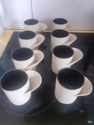 8 Mugs en grès fait main, signés - Photo 1/4