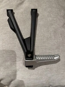 BMW S1000R / M1000R LEFT & RIGHT Rear Pillion Peg GENUINE 2021-2024 - Picture 1 of 8