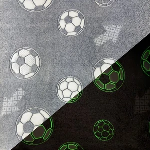 Wellness Fleece "Glow in the Dark" calcio grigio al metro (prezzo=0,5) - Foto 1 di 7