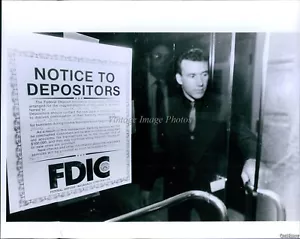 1990 Photo Eliot Savings Bank Boston Ma Closed Taken Over By Fdic Business 8X10 - Picture 1 of 2