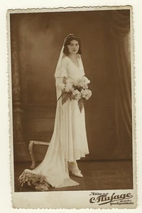 PORTRAIT OF A BEAUTIFUL BRIDE IN BELGRADE, SERBIA - Picture 1 of 3