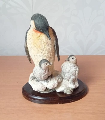 Фигурка Country Artists NATURE TRACK PENGUIN CHICKS GROUP Stratford-upon-Avon  - Изображение 1 из 4