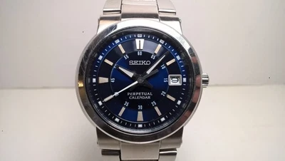 Seiko Export Blue SBQK087 8F32-00R0 Perpetual HAQ; Sapphire; Full Bracelet - Image 1 of 4