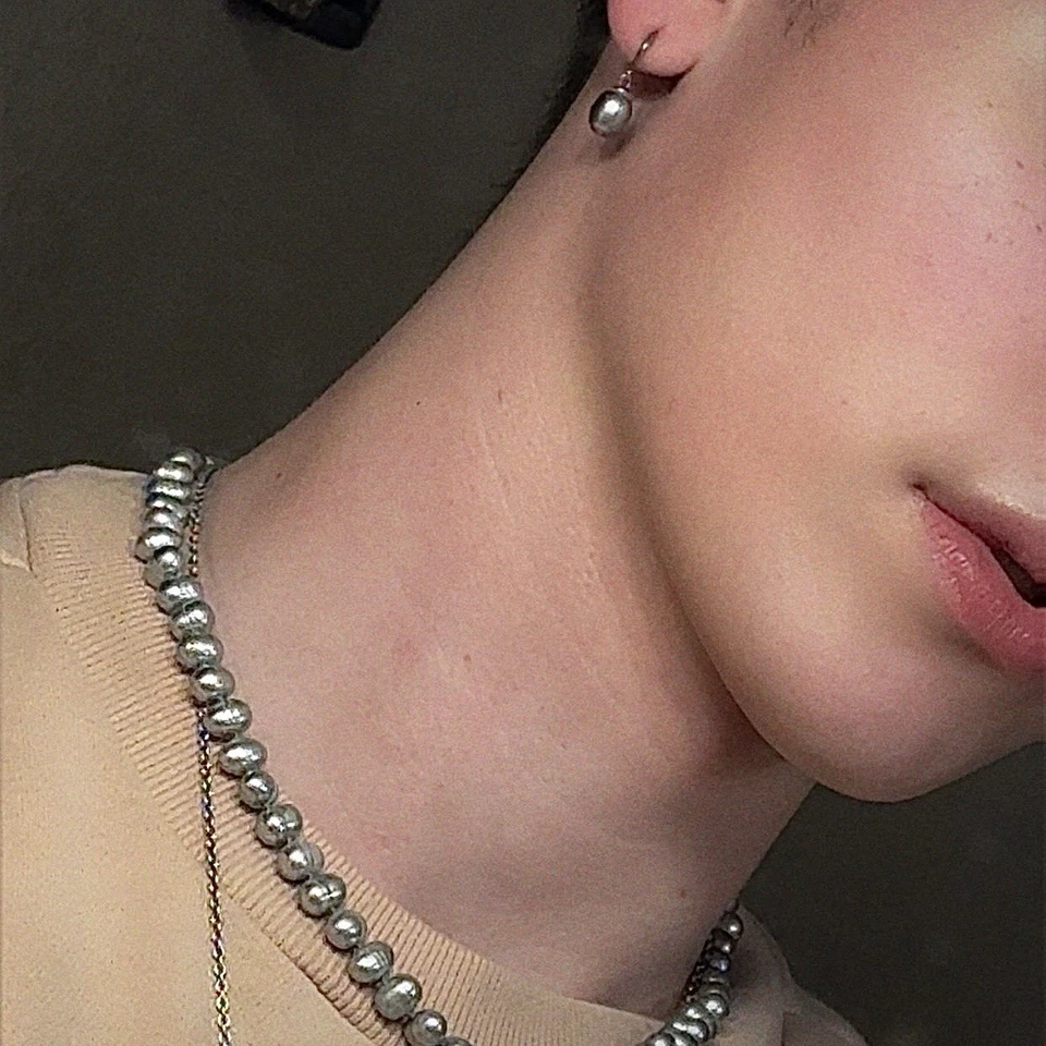 Collar de perlas barrocas cultivadas y aretes colgantes de perlas en plata de ley Foto 1 de 4