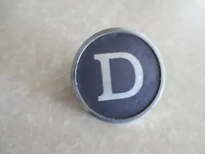 Original Triumph Dolomite D pillar car metal round badge / emblem - Picture 1 of 4