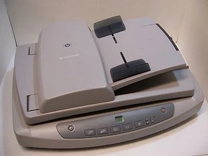 HP Scanjet 5590 Digital Flatbed Scanner 2400 x 2400dpi 48 Bit 999999 dpi EXC PSU - Afbeelding 1 van 1