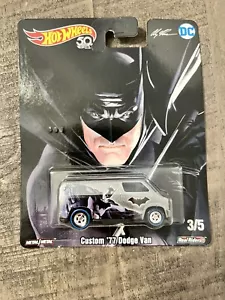 Hot Wheels 50 anni DC Batman Custom 1977 Dodge Van LEGGI - Foto 1 di 5