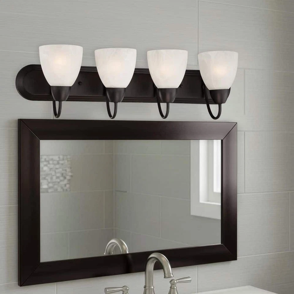 Torino 30 дюймов 4-ламповый переходный светильник для туалетного столика из полированной маслом бронзы с алебастром - Изображение 1 из 4