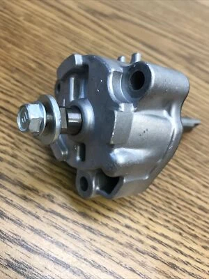 PIEZA BOMBA ACEITE HONDA CBR600 F4 2001-2006 # 15100-MBW-000 Foto 1 de 4