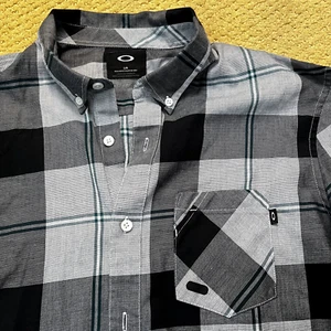 Oakley Mens Shirt Large Gray Black Plaid Long Sleeve Regular Fit Button Down - Picture 1 of 8