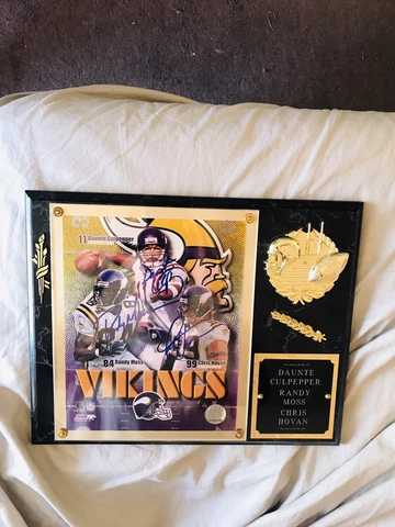 Randy Moss Daunte Culpepper Chris Hovan Autographed Plaque And Extra Moss Item Cover