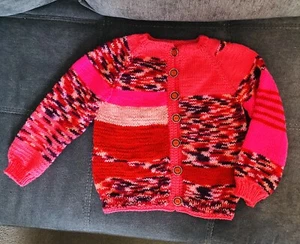 Jacke Handgestrickt Gr. 104/110 Gesamtlänge 48 cm - Bild 1 von 1