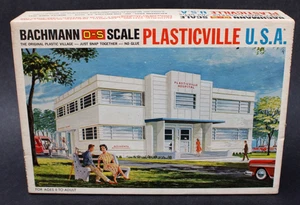 Kit Hospital Plasticville 1919 Nuevo en Caja Sin Pegamento 100% Completo Letras Negras Años 60 - Imagen 1 de 8