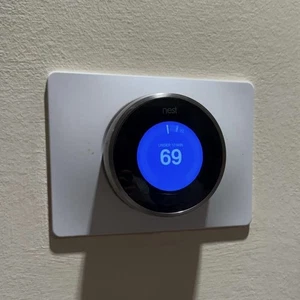 Nest 2nd Generation Learning Silver Programmable Thermostat - Picture 1 of 6