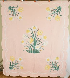 Beautiful Vintage Daffodil Applique Antique Quilt ~Unusual Design! - Picture 1 of 9