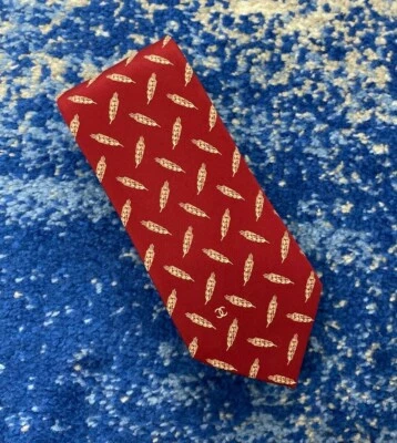 Corbata Chanel Rojo Profundo Beige Trigo Logo CC 100% Seda Italia Foto 1 de 4