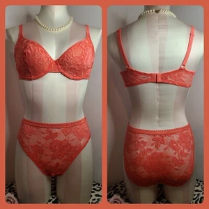 New Vtg Victoria's Secret Signature Lace Bra/ Panty Set 34C/sm - Picture 1 of 11